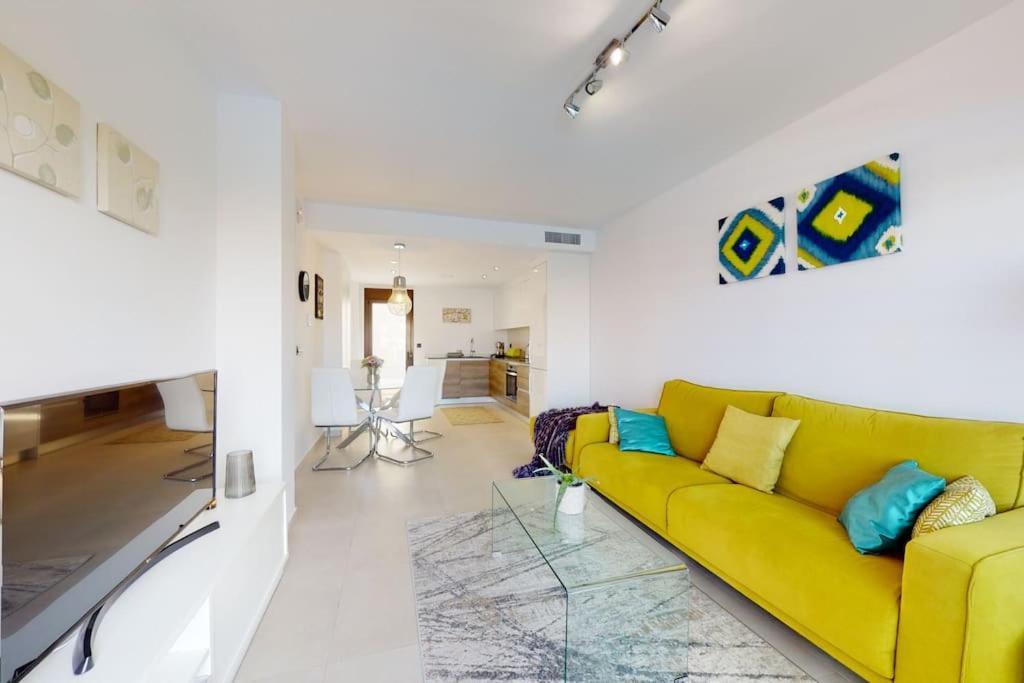 Apartman S Vlastnim Bazenem Oriola  Exterior foto