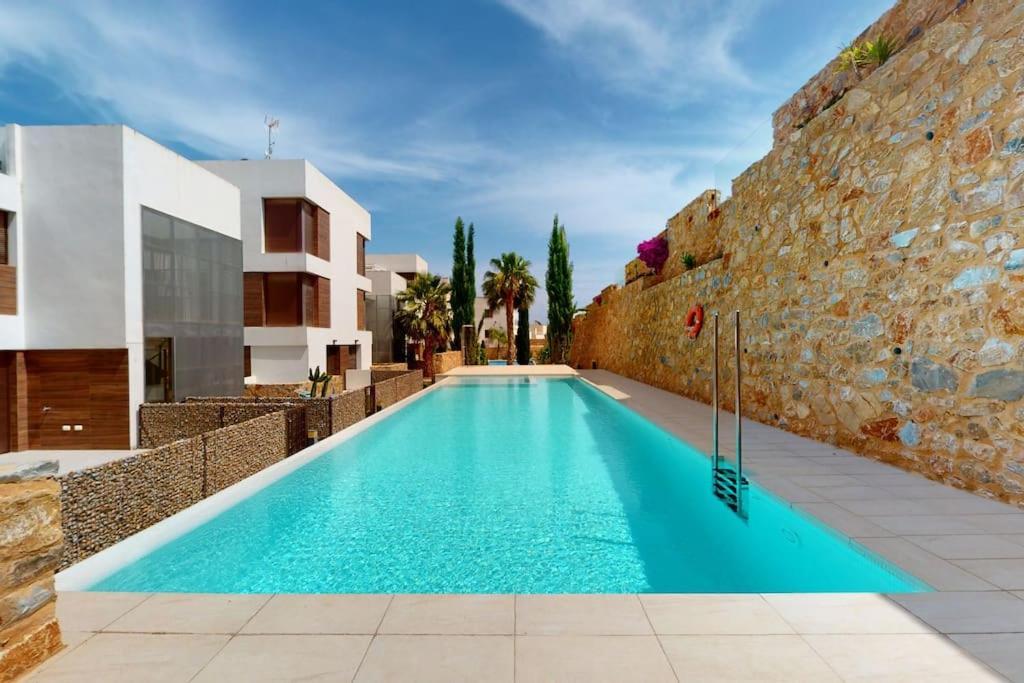 Apartman S Vlastnim Bazenem Oriola  Exterior foto